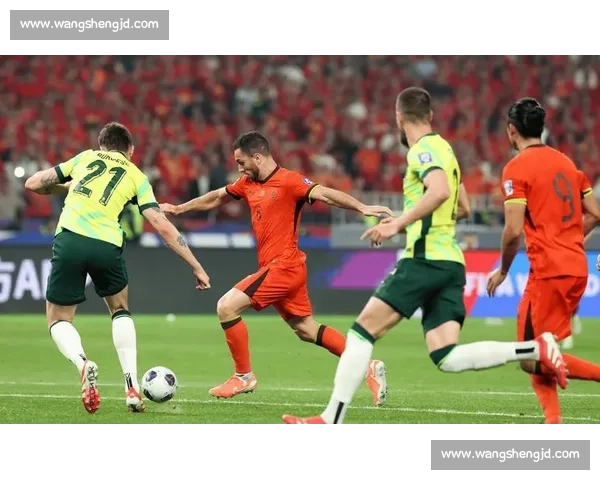 荒诞！世俱杯中断两小时，球员骑单车热身引球迷质疑：世界杯要变健身房？